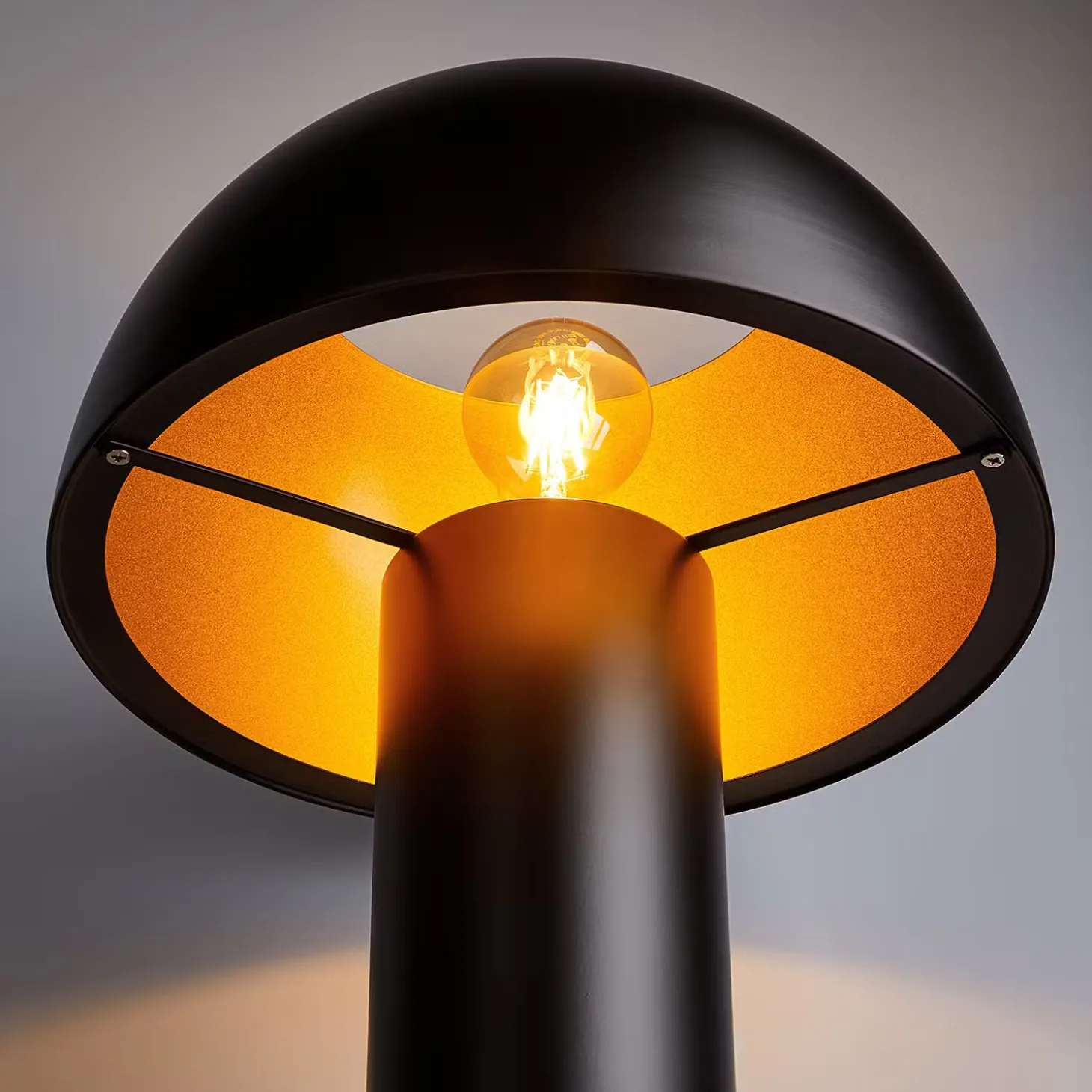 PROTOTYPE Tischleuchte